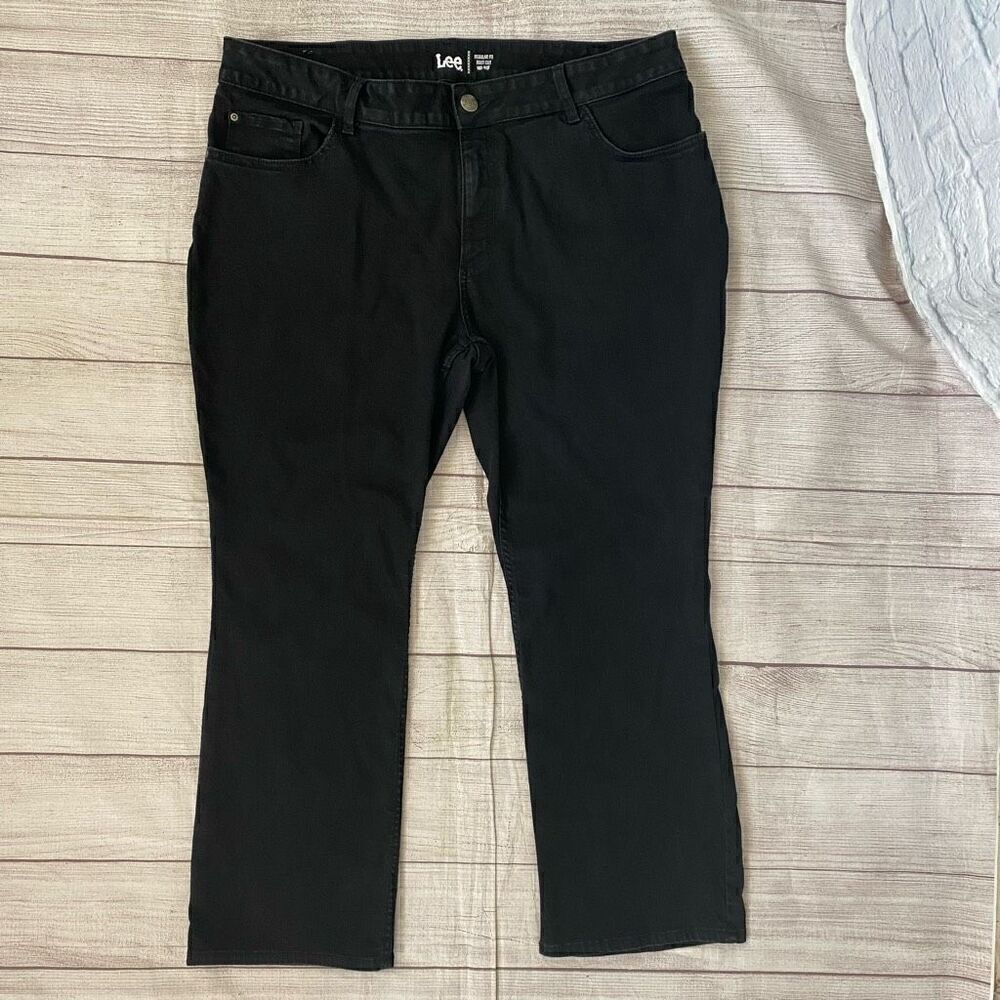 Lee women 22 regular fit boot cut mid rise cotton blend jeans black
